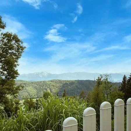 Vakantiehuis Alluring Holiday In
